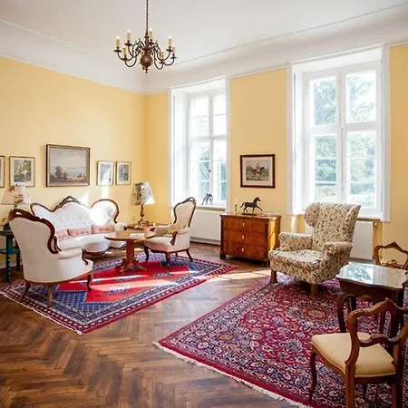 Herrenhaus Samow Апартаменты *