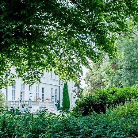 Апартаменты Herrenhaus Samow Behren-Lubchin