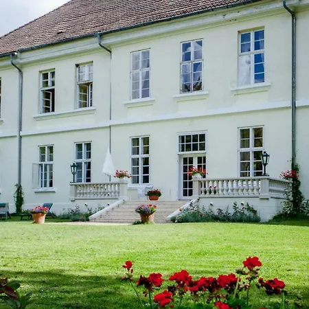 Herrenhaus Samow Апартаменты *